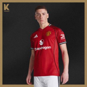 کیت اول منچستر یونایتد 2025-2026