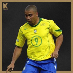 لباس اول برزیل 2004