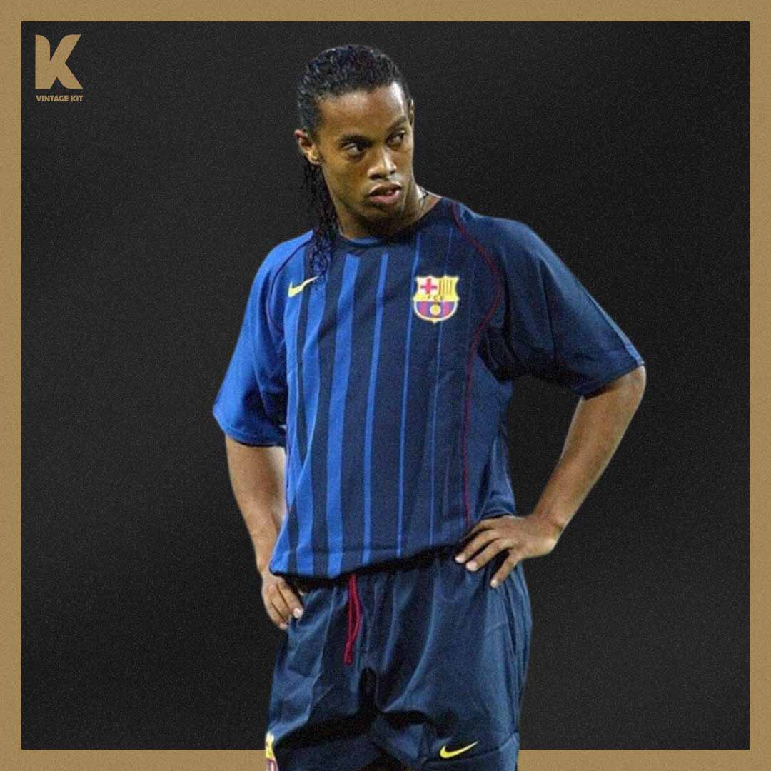 کیت دوم بارسلونا 2004-2005