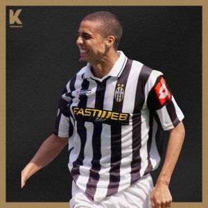 کیت اول یوونتوس 2001-2002